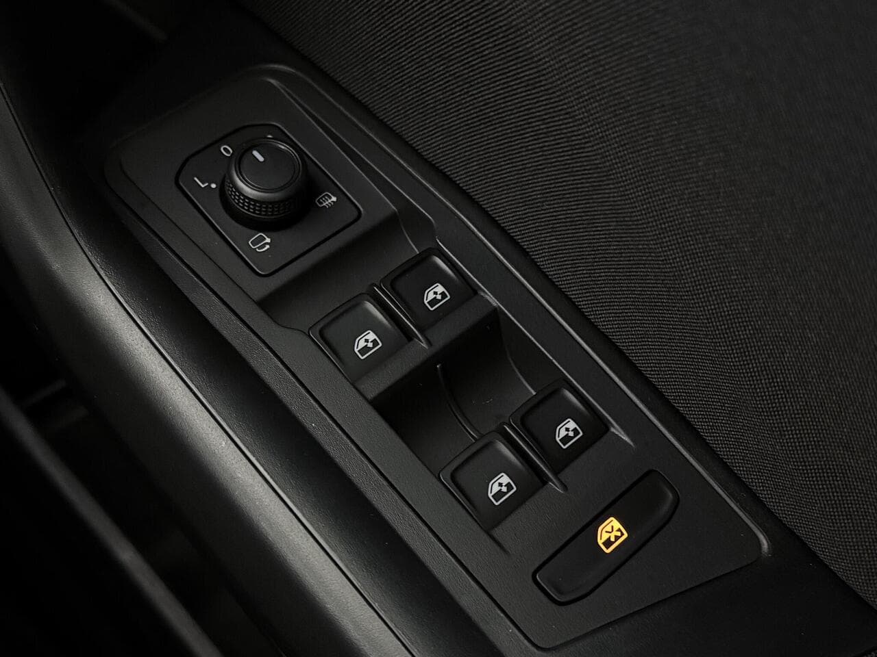 Volkswagen T-Roc thumbnail Misc Controls
