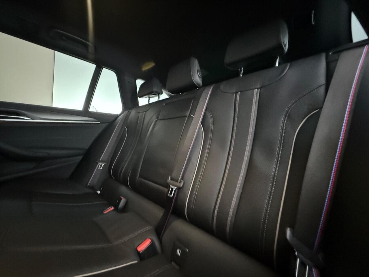 BMW 5 Series thumbnail Seats Rear