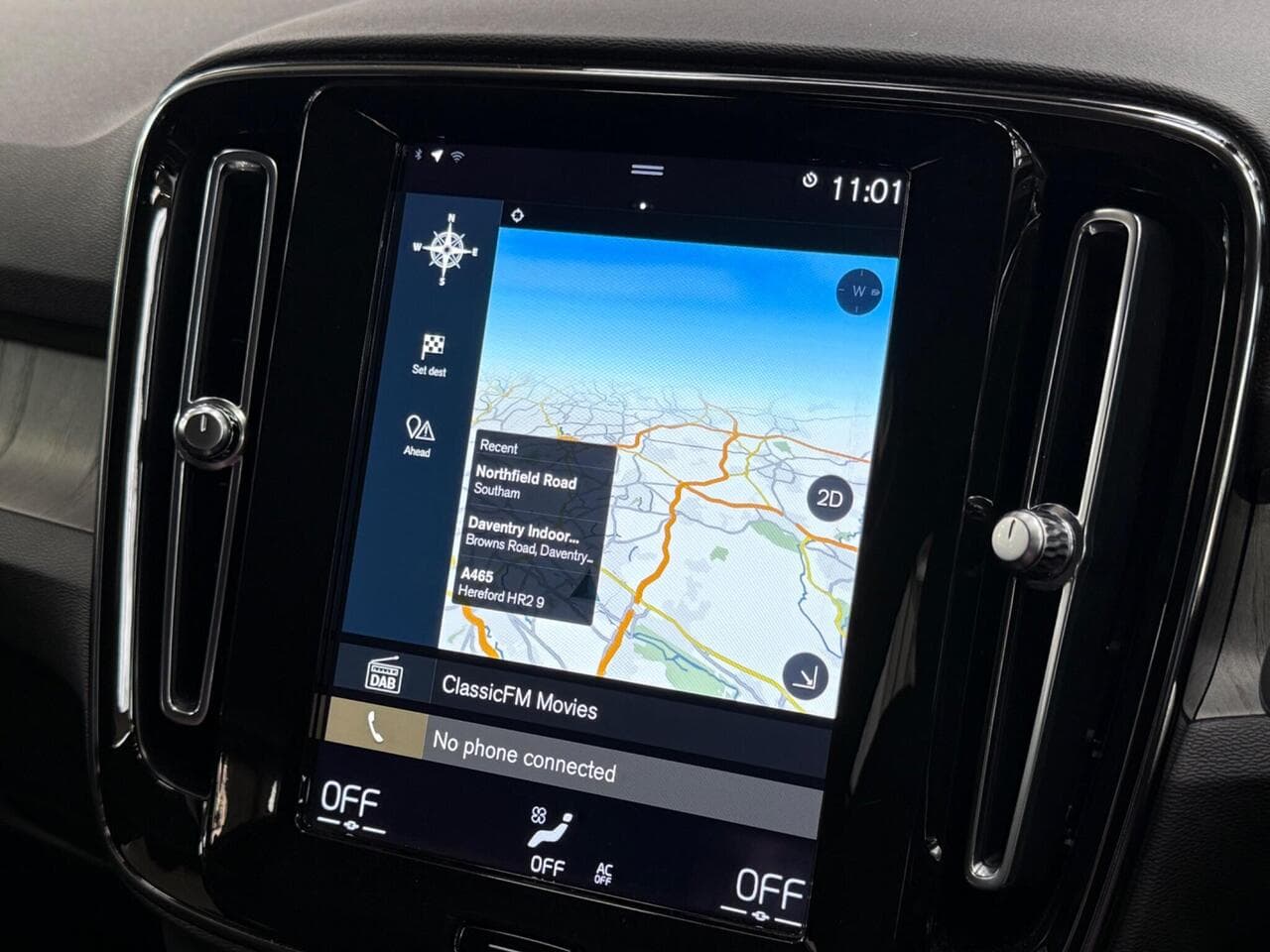 Volvo XC40 thumbnail Infotainment System