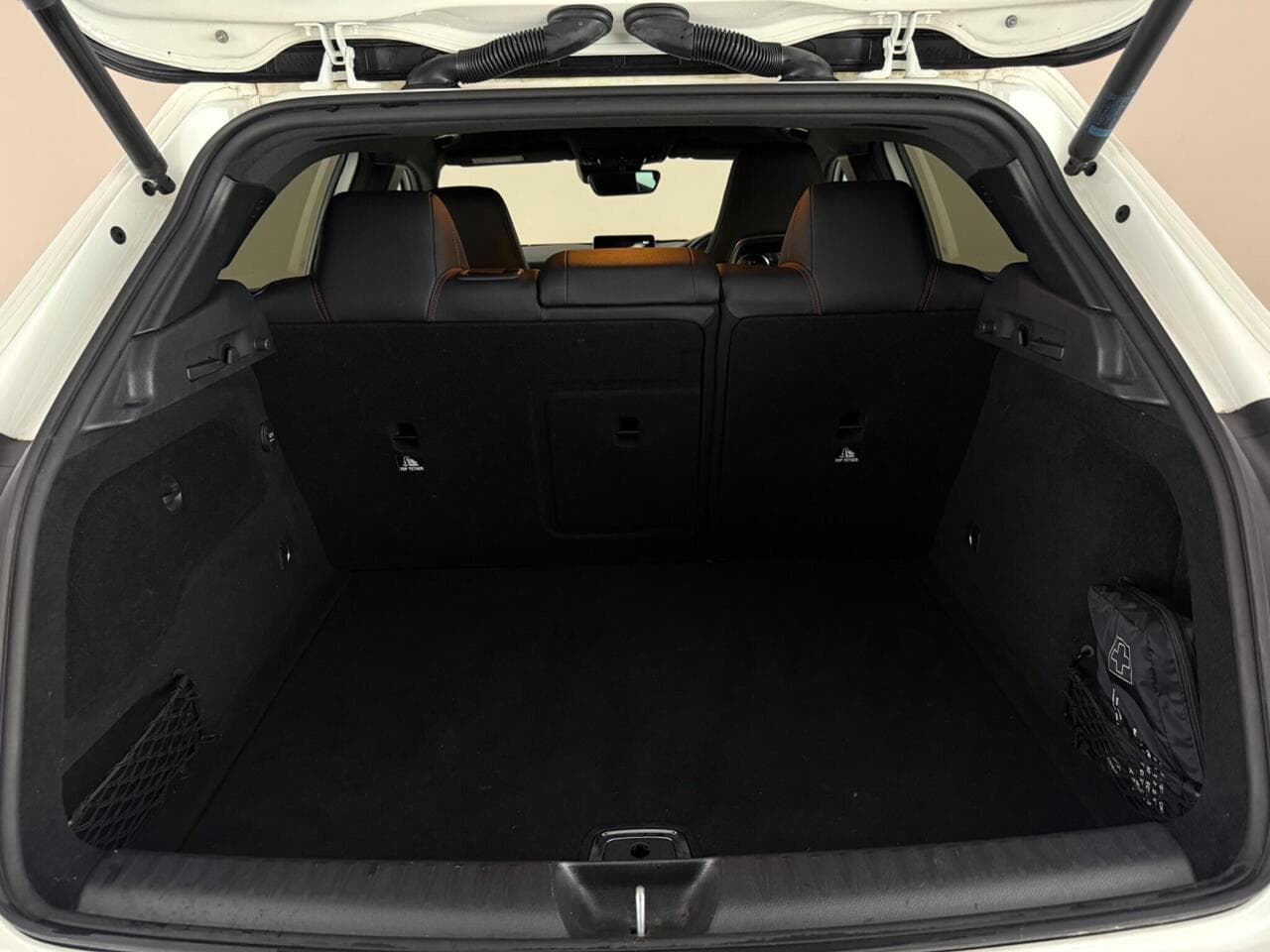 Mercedes-Benz GLA thumbnail Boot