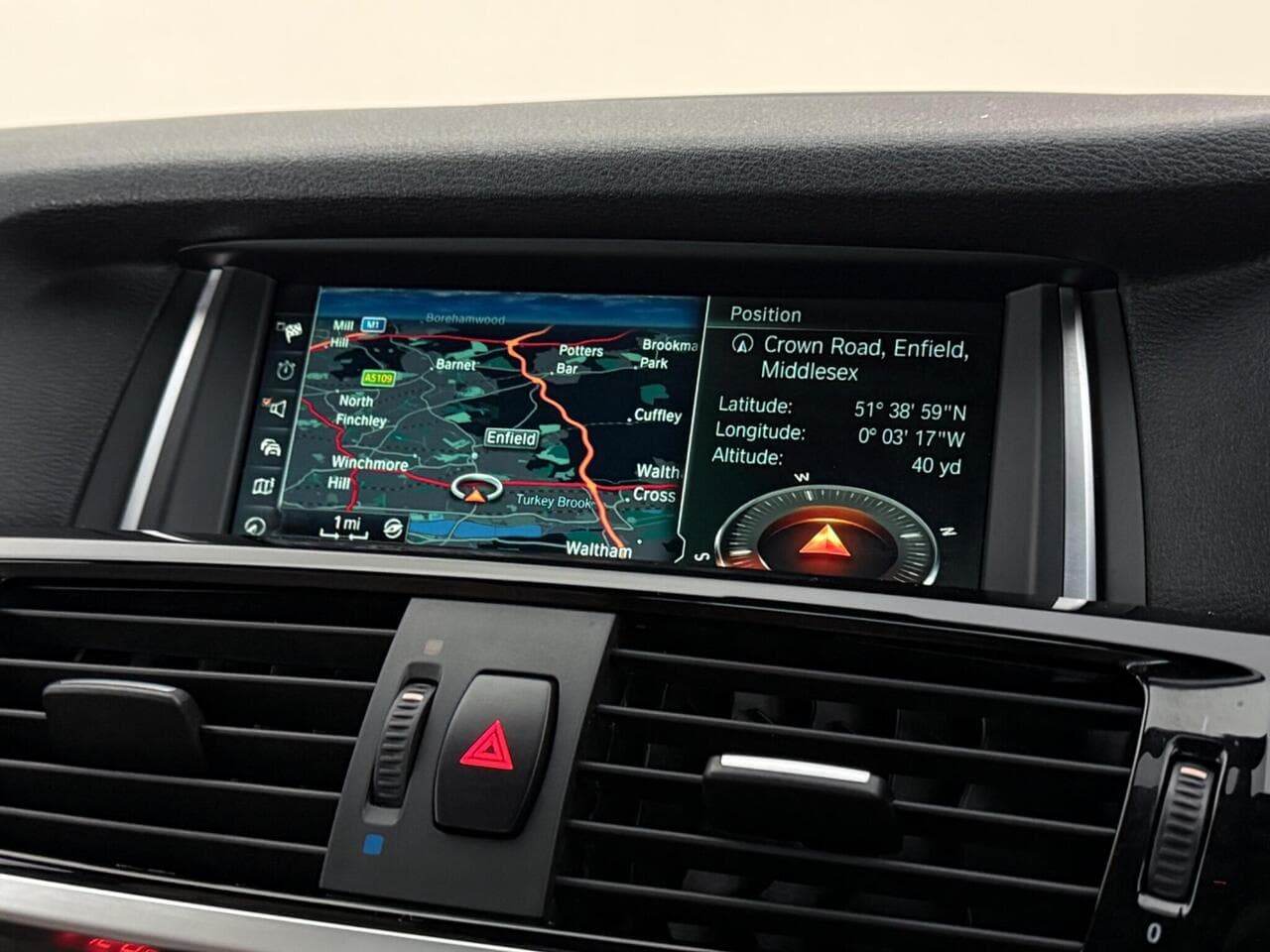 BMW X4 thumbnail Infotainment System