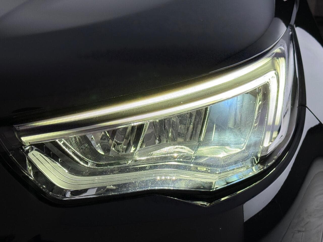 Vauxhall Grandland X thumbnail Lights Front