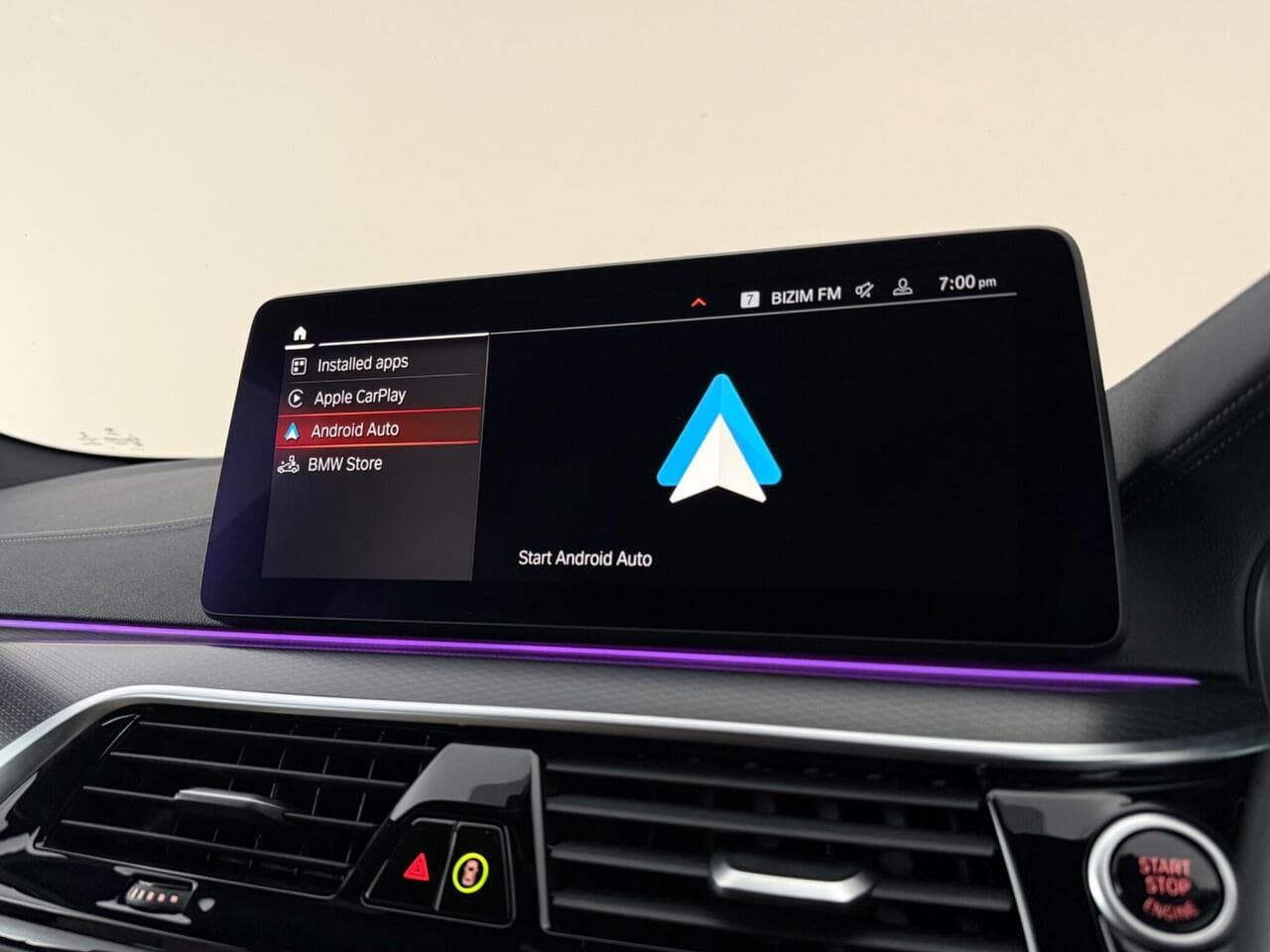 BMW 5 Series thumbnail Infotainment System