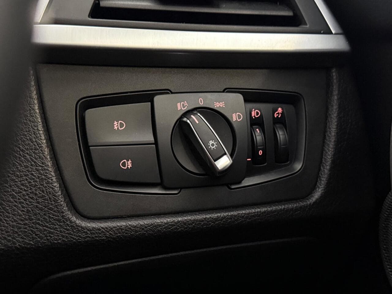 BMW 3 Series thumbnail Misc Controls