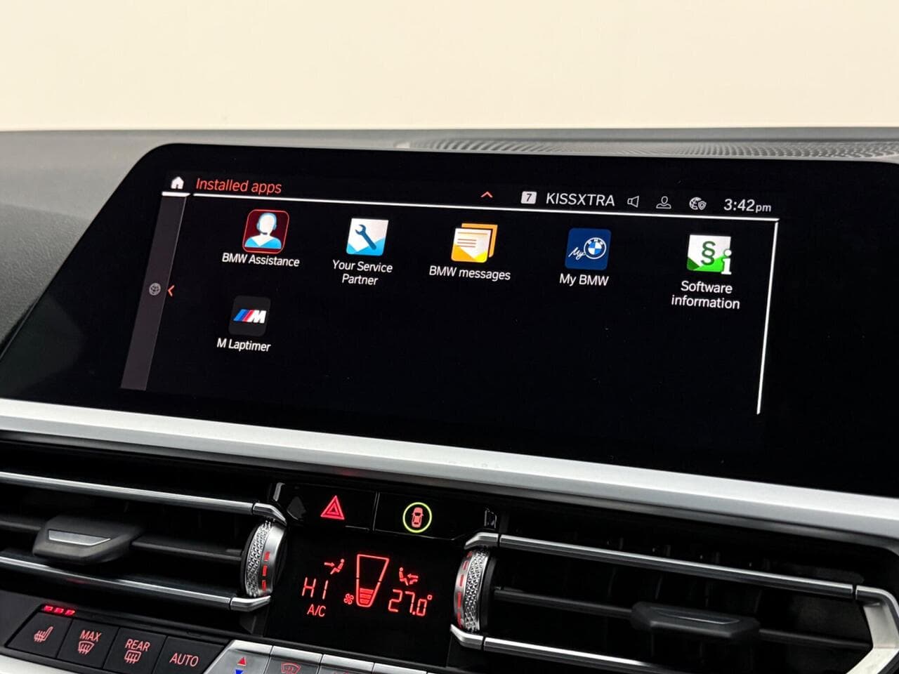 BMW 3 Series thumbnail Infotainment System