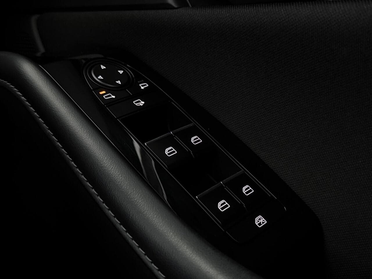 Mazda CX-30 thumbnail Misc Controls