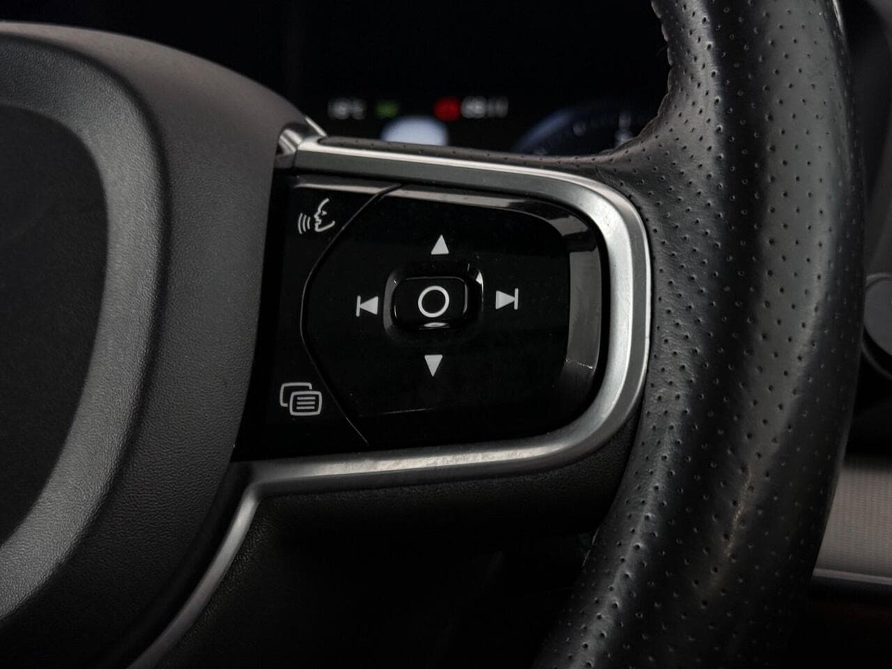 Volvo XC90 thumbnail Misc Controls