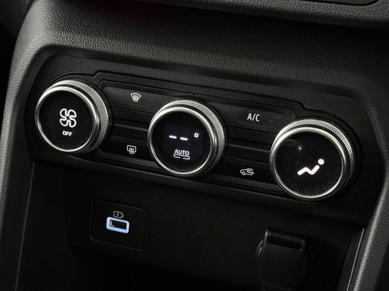 Dacia Jogger thumbnail Misc Controls
