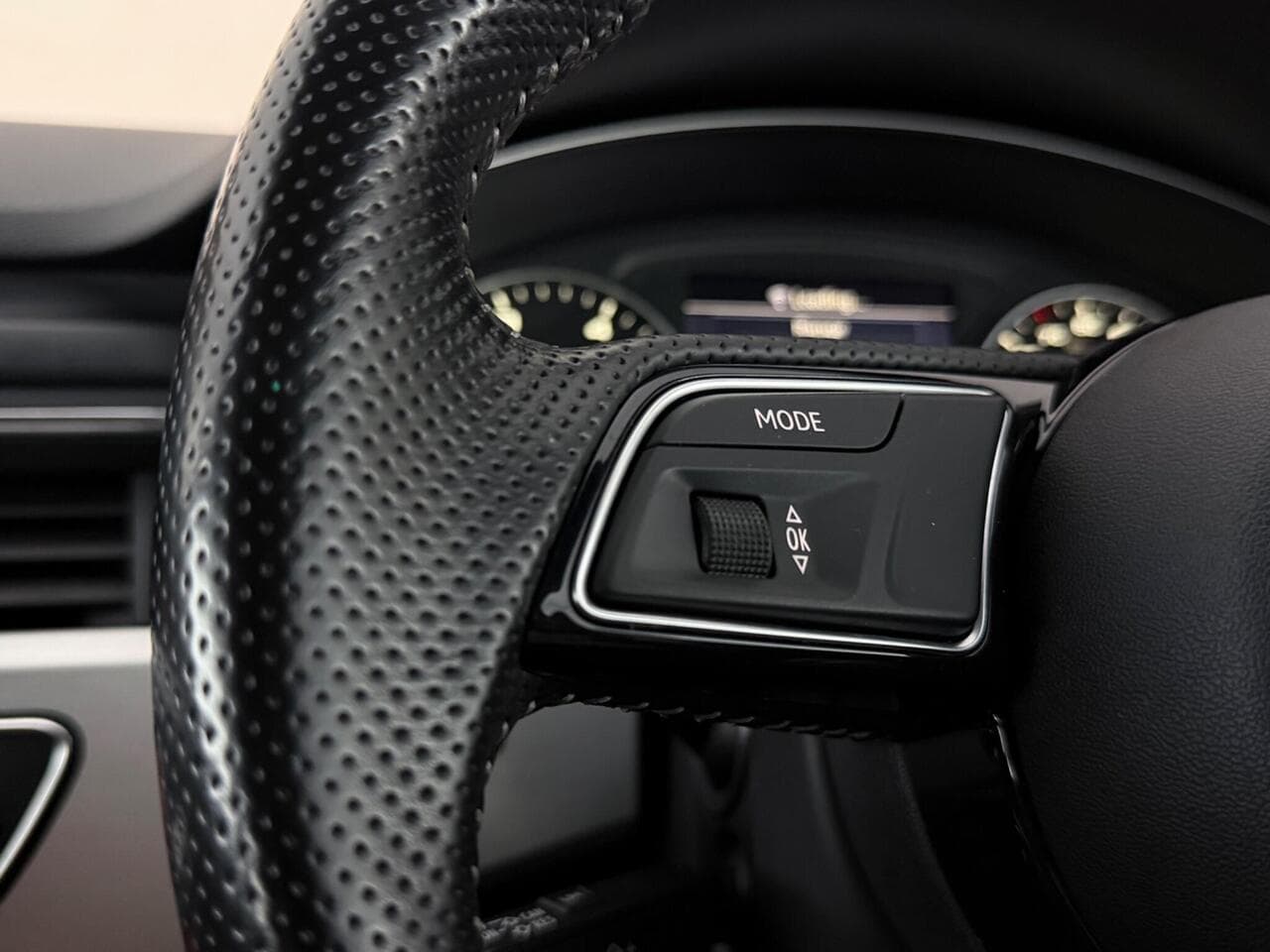 Audi A4 thumbnail Misc Controls