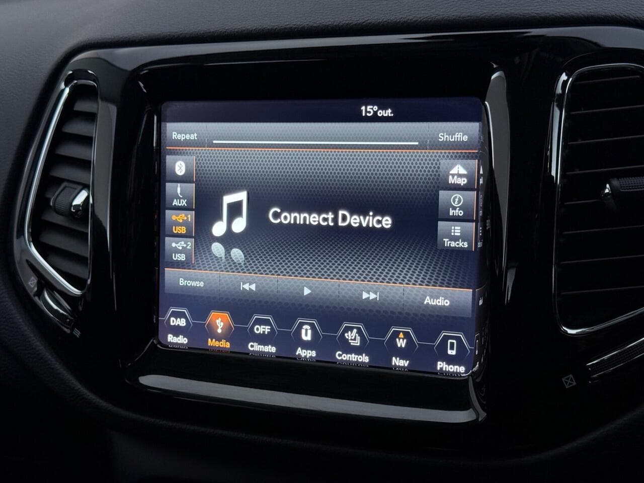 Jeep Compass thumbnail Infotainment System