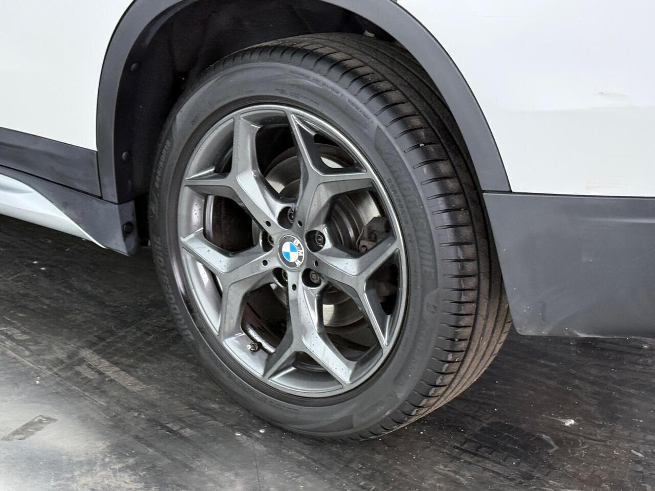 BMW X1 thumbnail Wheel