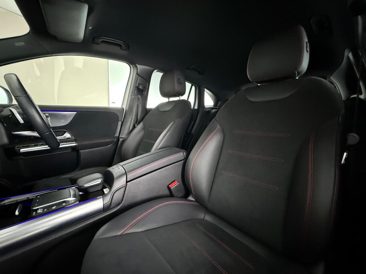 Mercedes-Benz GLA thumbnail Seat Front Passenger