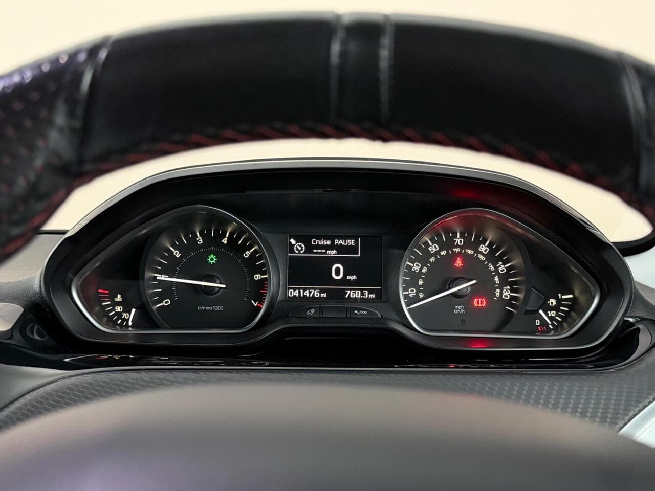 Peugeot 208 thumbnail Driver Instruments