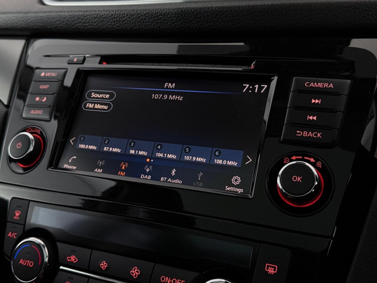 Nissan Qashqai thumbnail Infotainment System