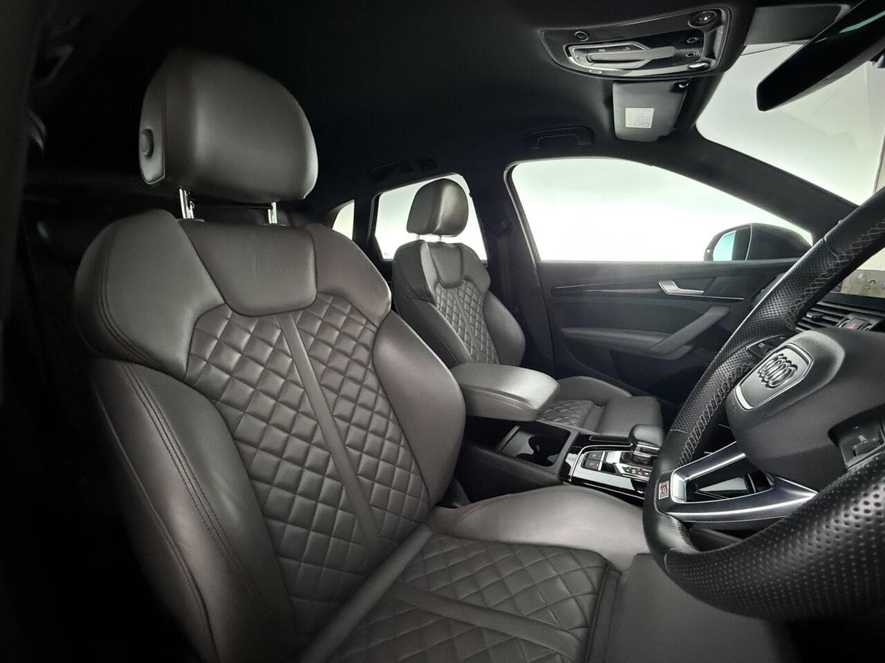 Audi Q5 thumbnail Seat Driver