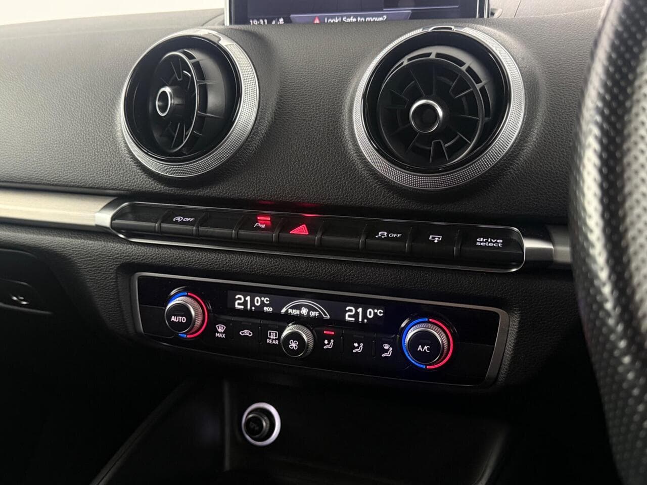 Audi A3 Cabriolet thumbnail Misc Controls