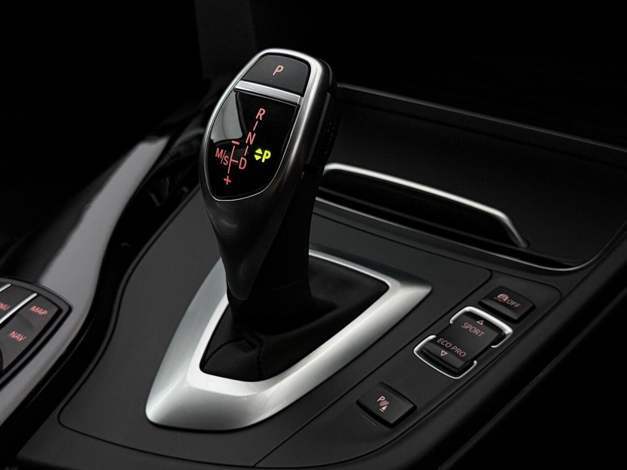BMW 3 Series Gran Turismo thumbnail Interior Front