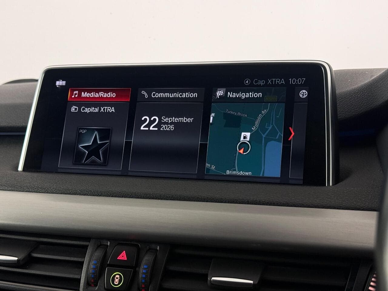 BMW X5 thumbnail Infotainment System