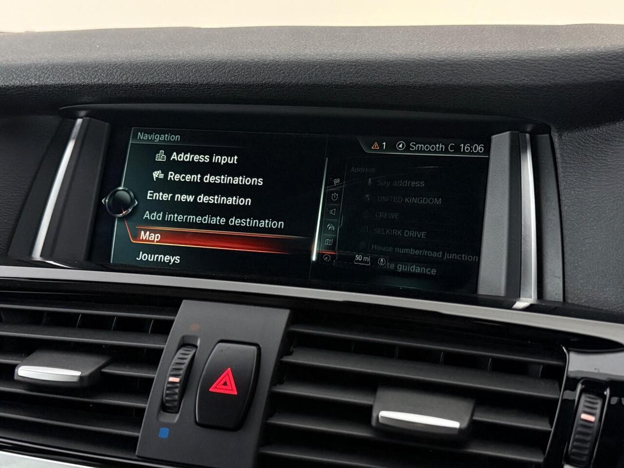 BMW X4 thumbnail Infotainment System