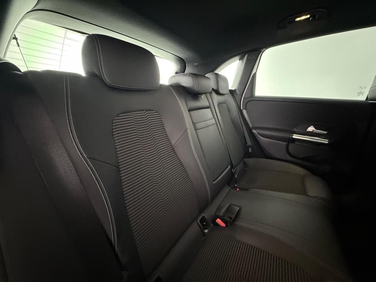 Mercedes-Benz B Class thumbnail Seats Rear