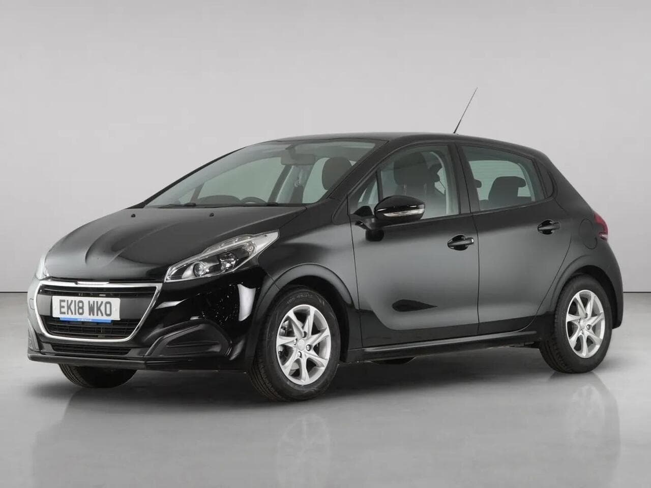 Peugeot 208 thumbnail Front Left