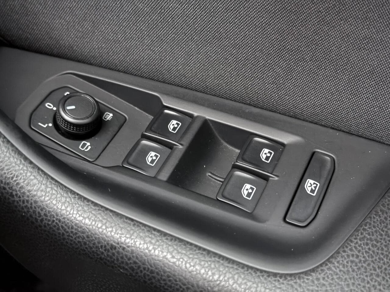 Volkswagen Passat thumbnail Misc Controls