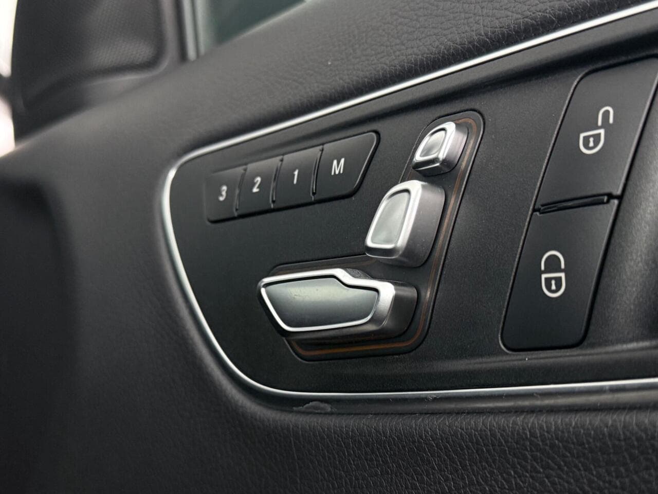 Mercedes-Benz A Class thumbnail Misc Controls