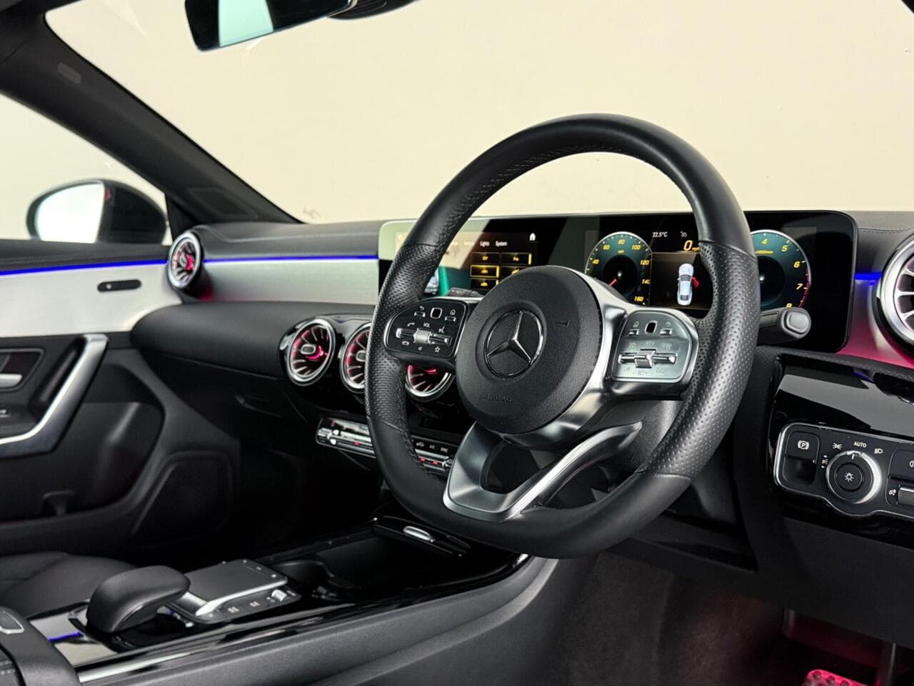 Mercedes-Benz CLA thumbnail Interior Front