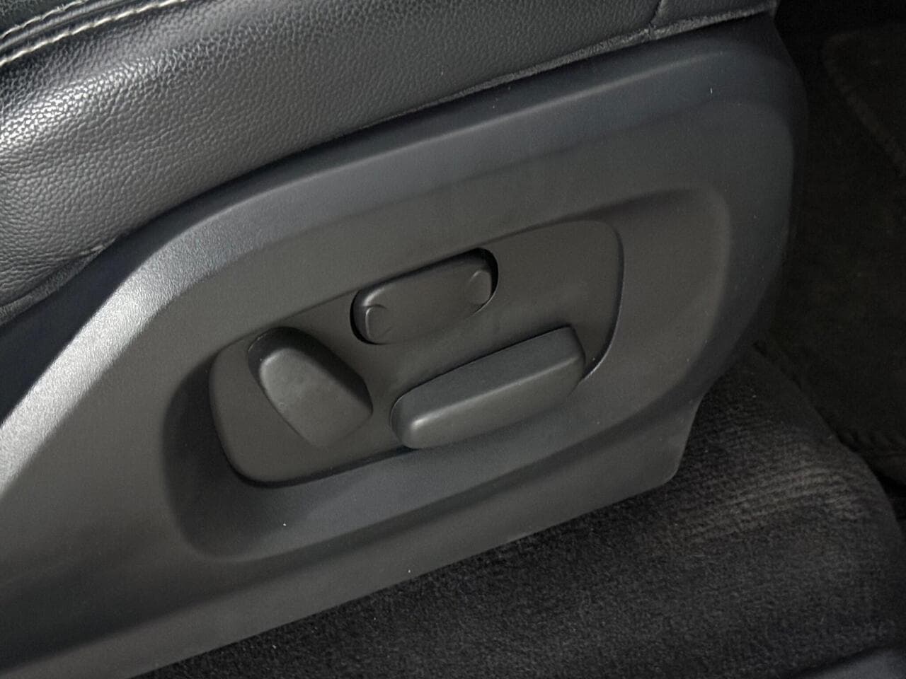 Land Rover Range Rover Evoque thumbnail Misc Controls