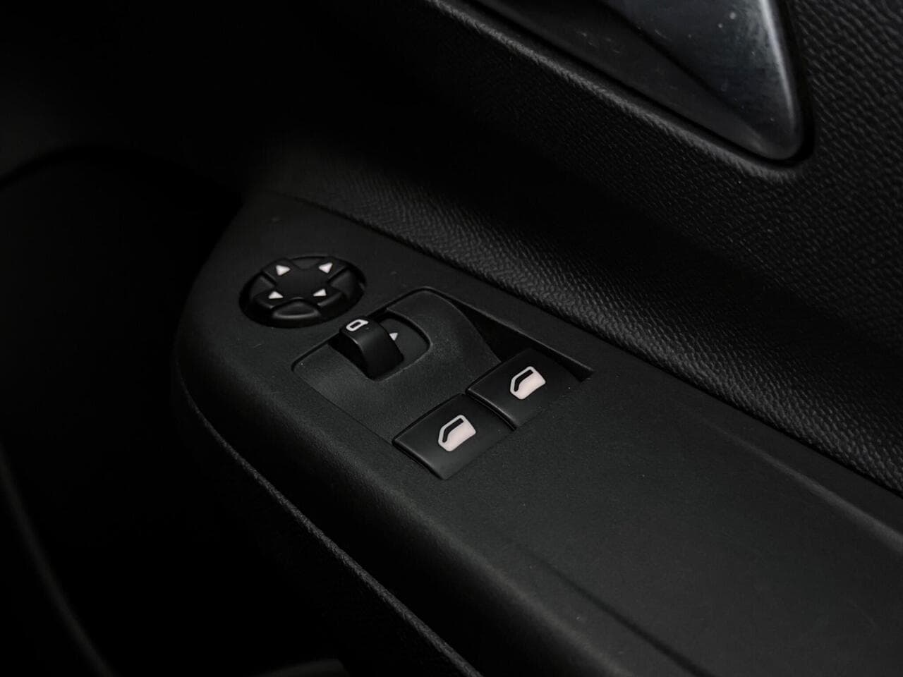 Vauxhall Corsa thumbnail Misc Controls