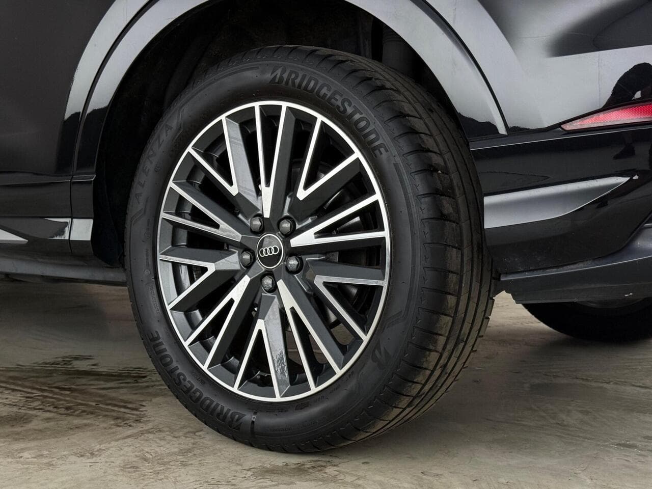 Audi Q3 thumbnail Wheel
