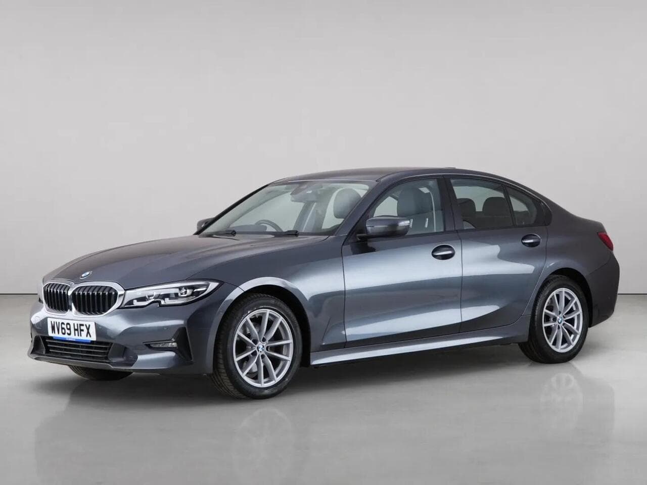 BMW 3 Series thumbnail Front Left