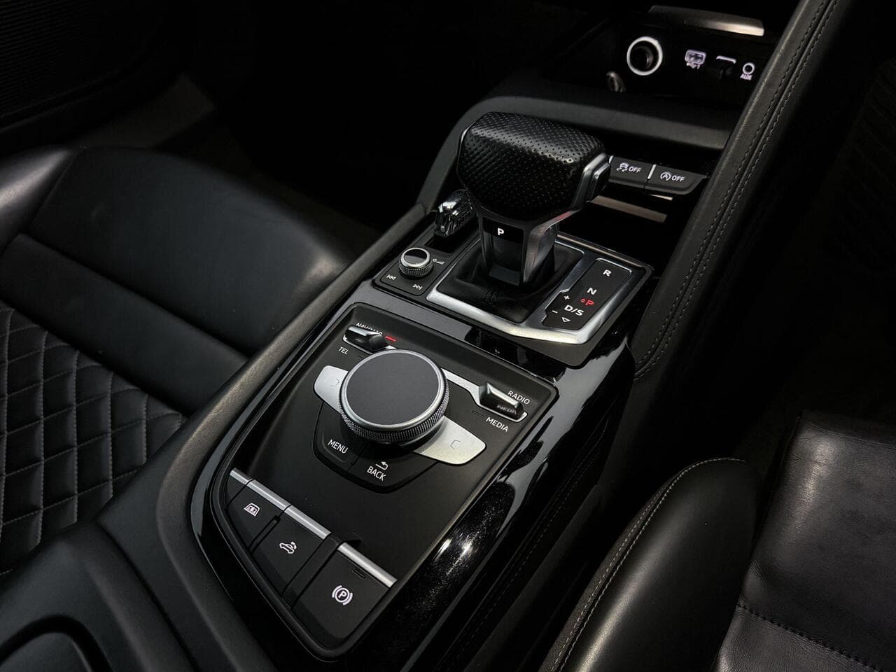 Audi R8 thumbnail Interior Front