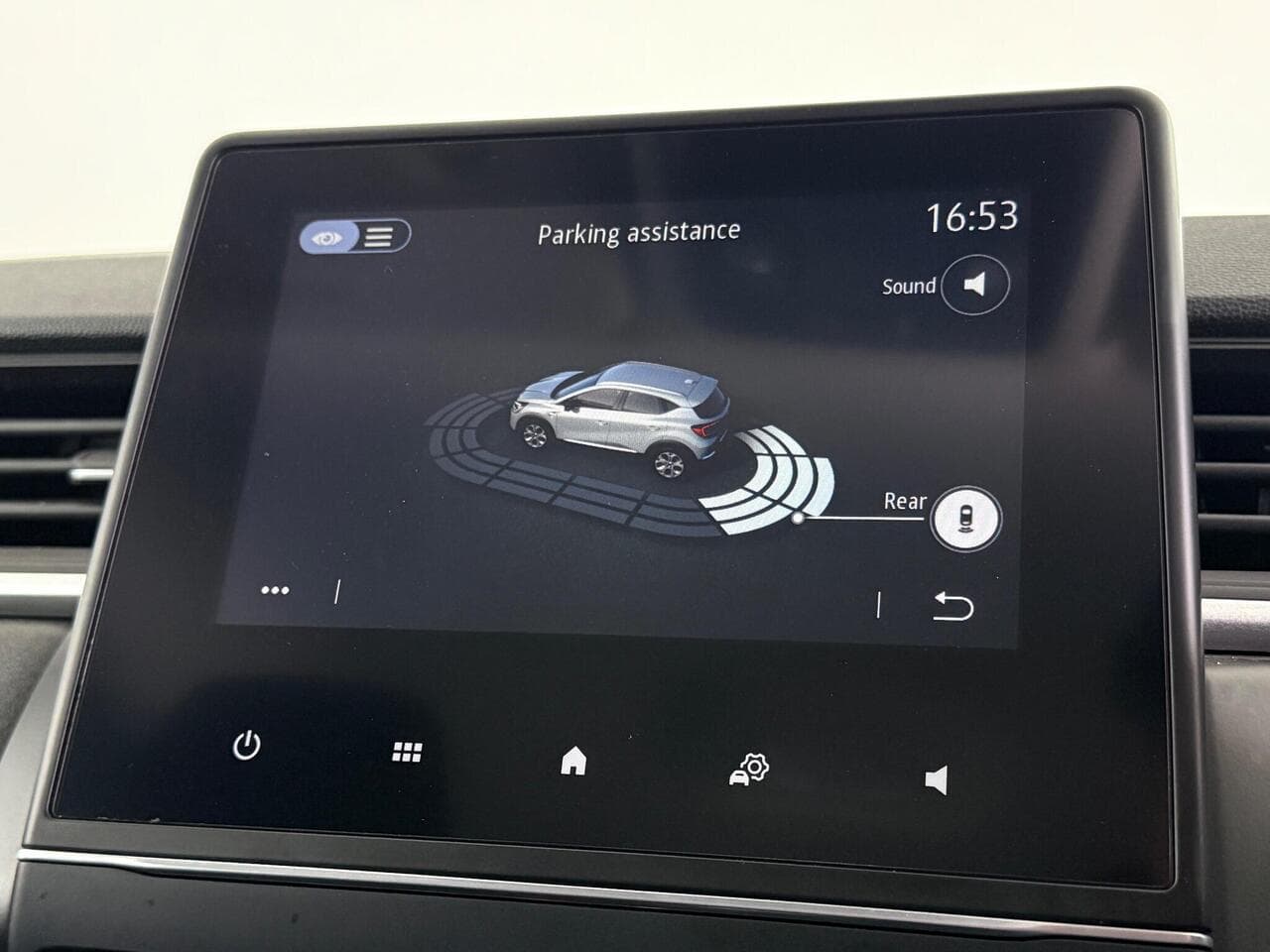 Renault Captur thumbnail Infotainment System
