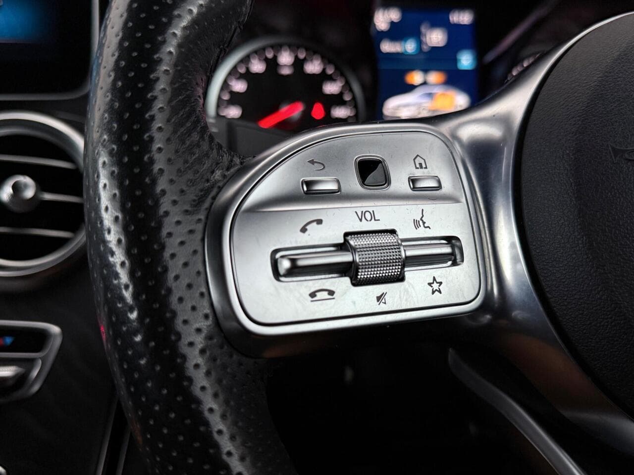 Mercedes-Benz C Class thumbnail Misc Controls
