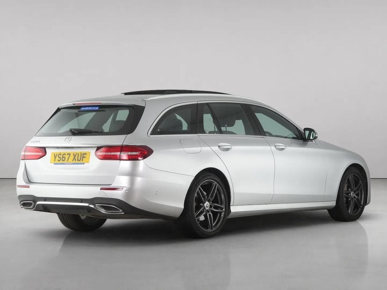 Mercedes-Benz E Class thumbnail Rear Right
