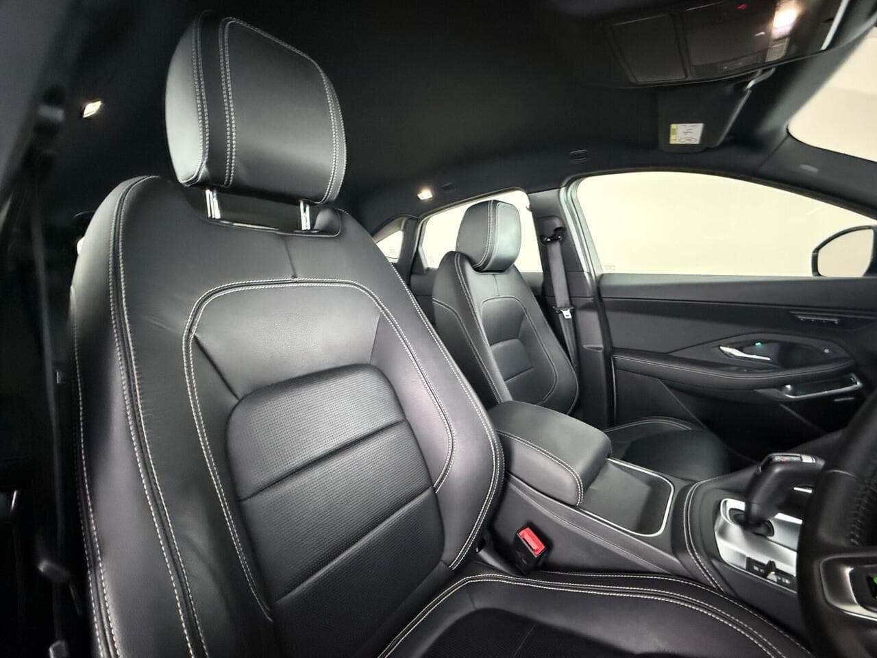 Jaguar E-PACE thumbnail Seat Driver