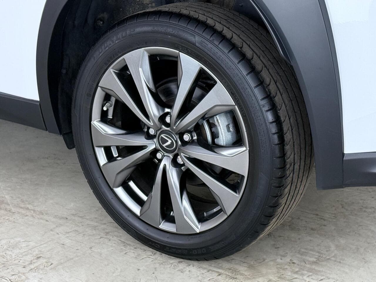 Lexus UX thumbnail Wheel