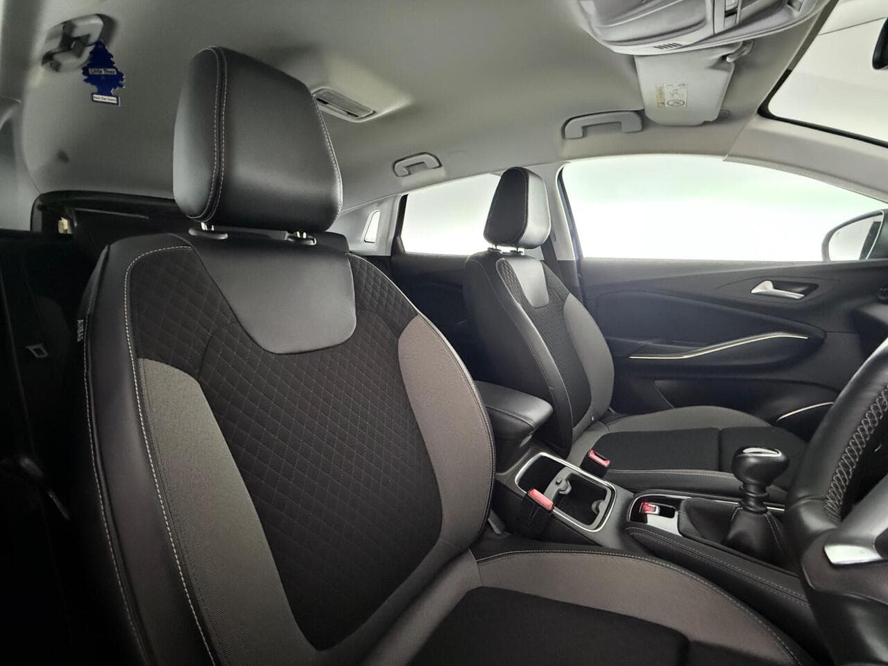 Vauxhall Grandland X thumbnail Seat Driver