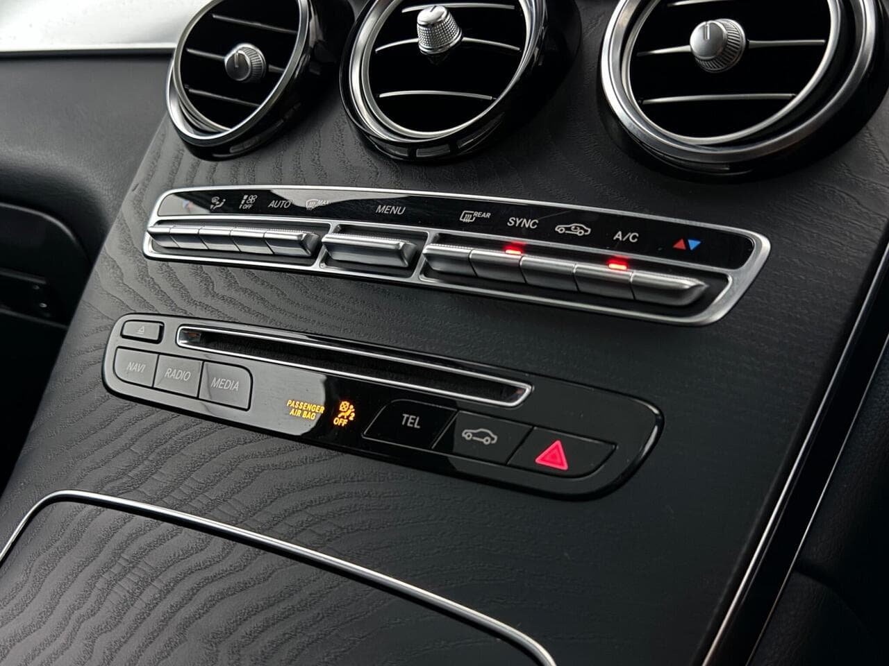 Mercedes-Benz GLC thumbnail Interior Front