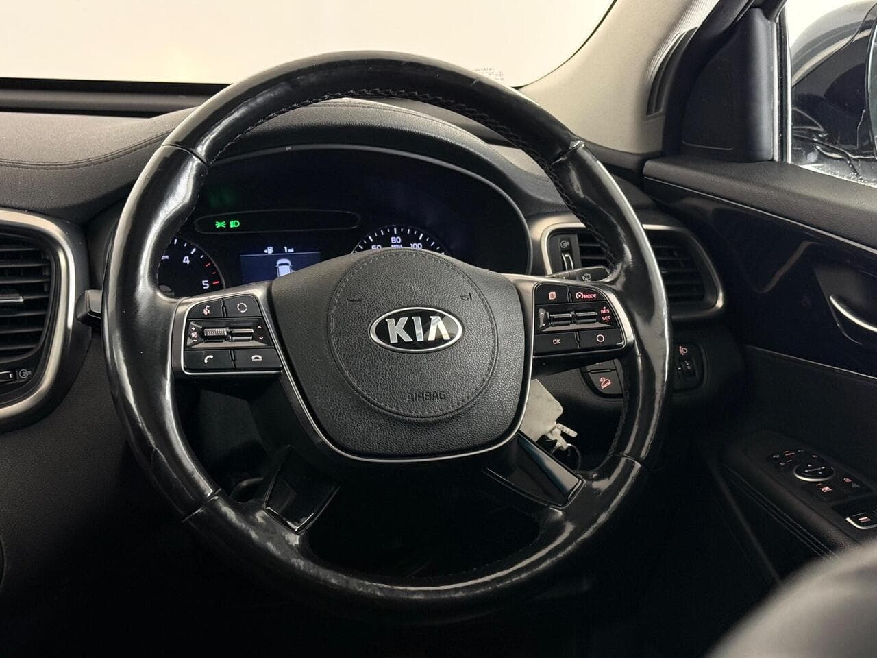 Kia Sorento thumbnail Steering Wheel