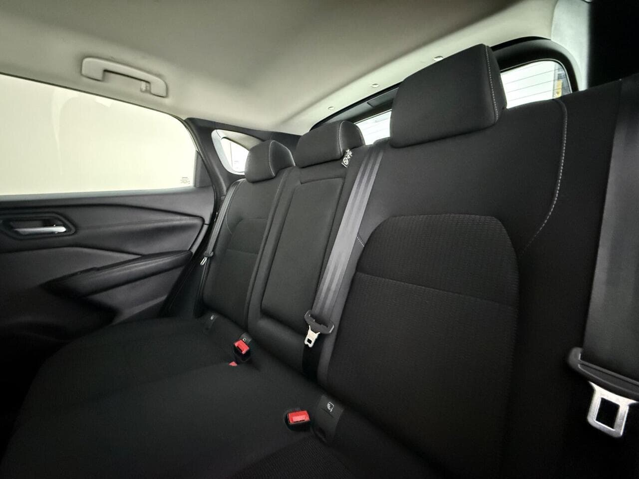 Nissan Qashqai thumbnail Seats Rear