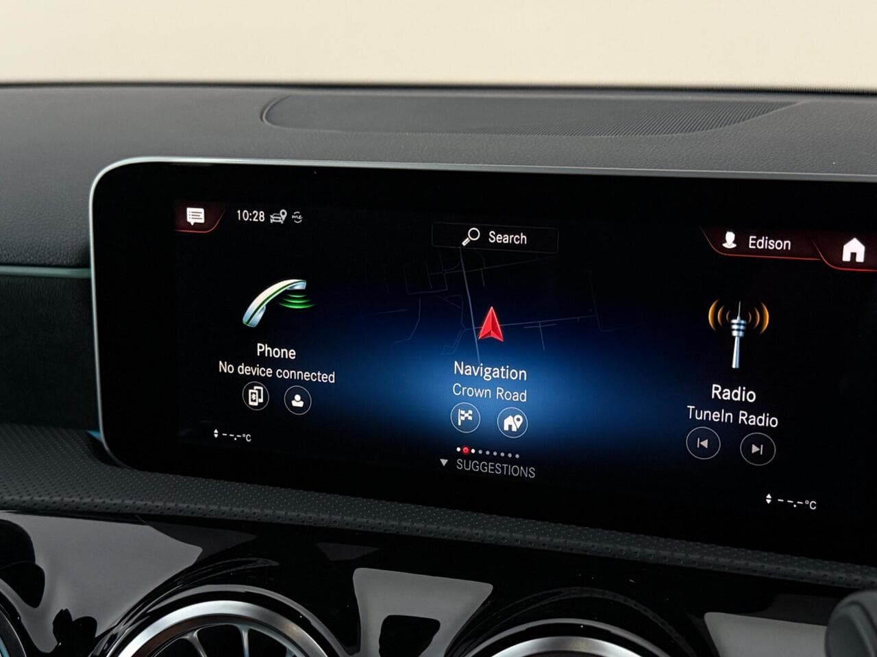 Mercedes-Benz A Class thumbnail Infotainment System