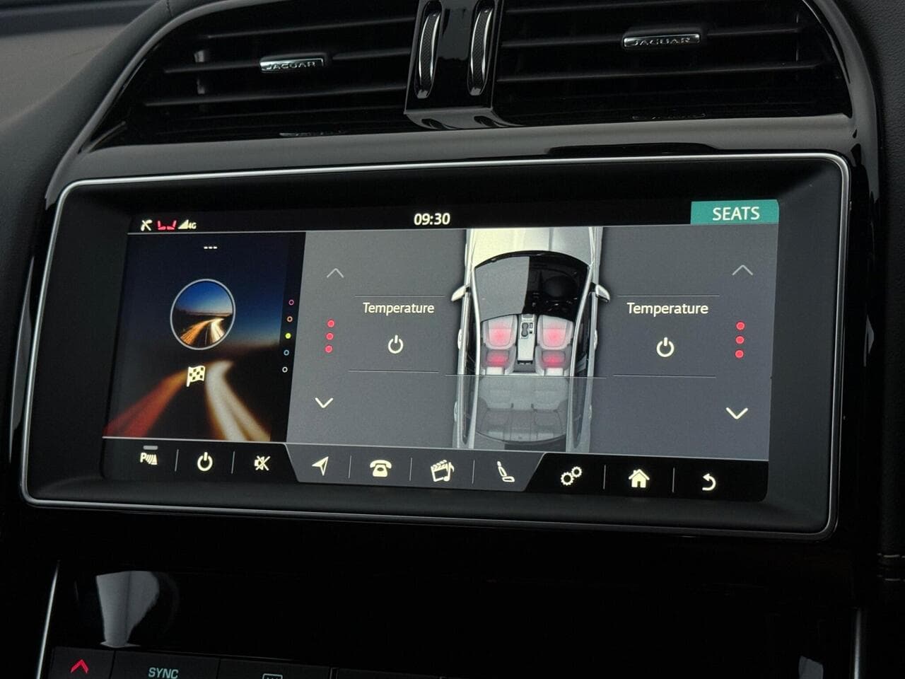 Jaguar XE thumbnail Infotainment System