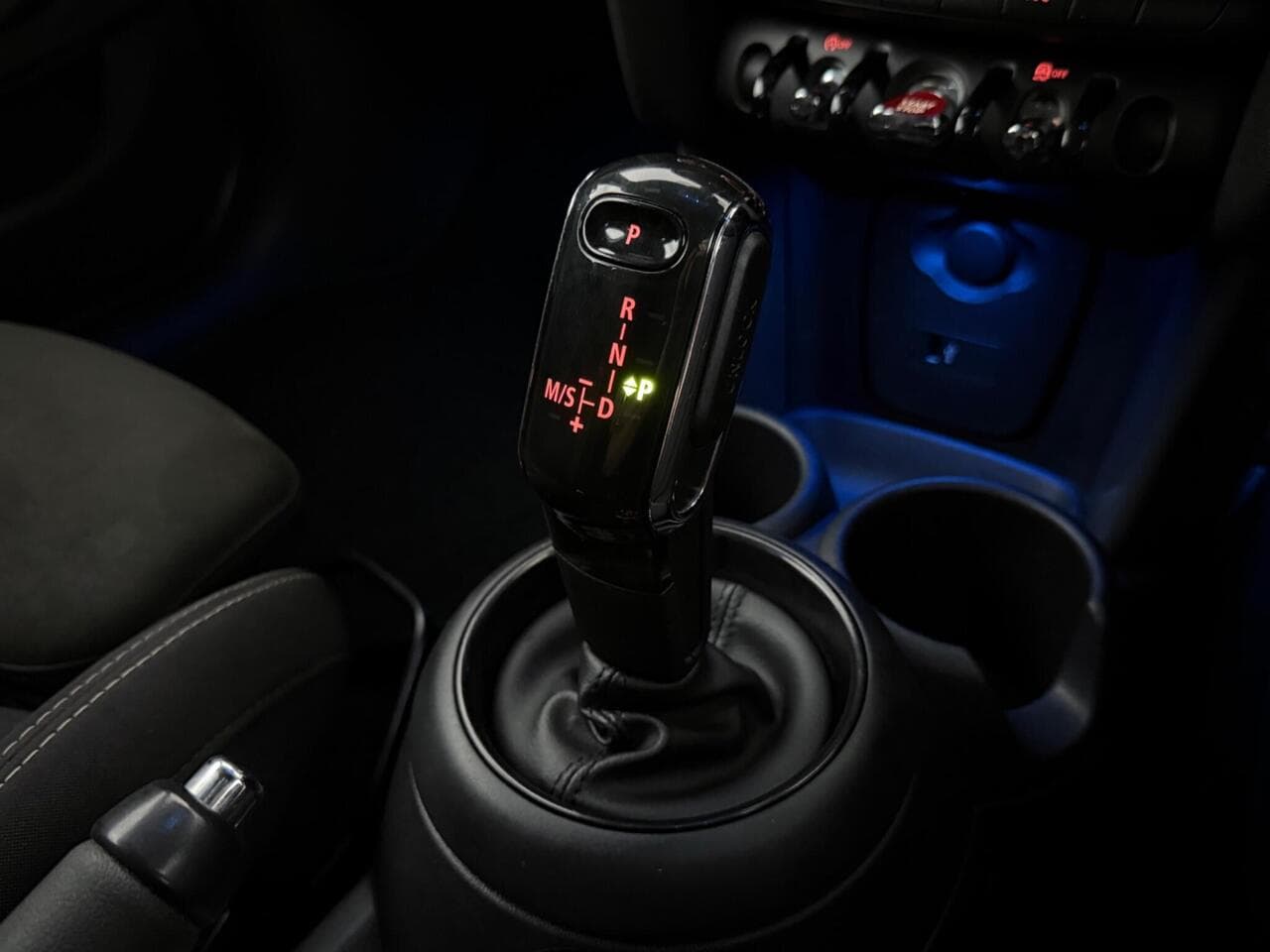 MINI Hatch thumbnail Interior Front