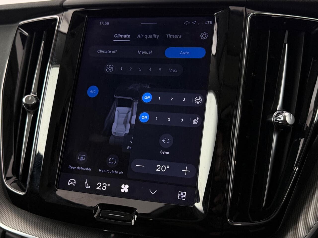 Volvo XC60 thumbnail Infotainment System