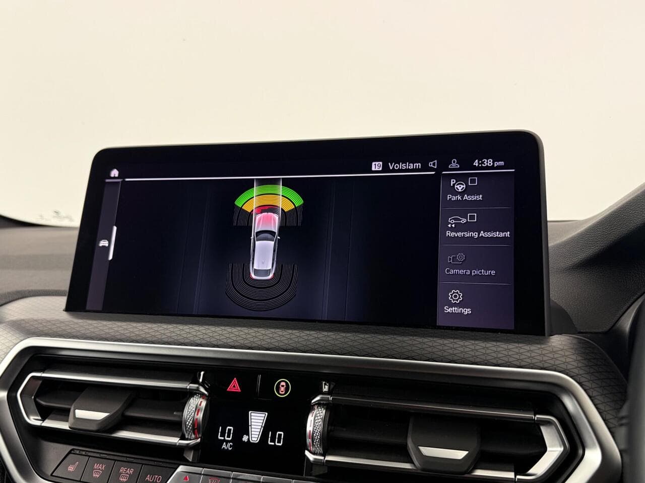 BMW X4 thumbnail Infotainment System
