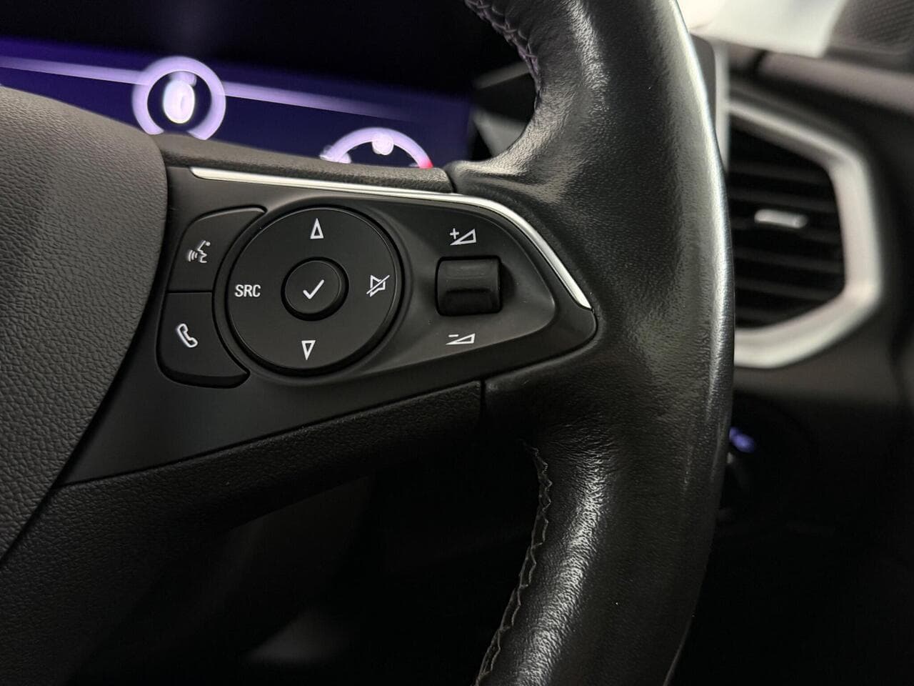 Vauxhall Grandland thumbnail Misc Controls