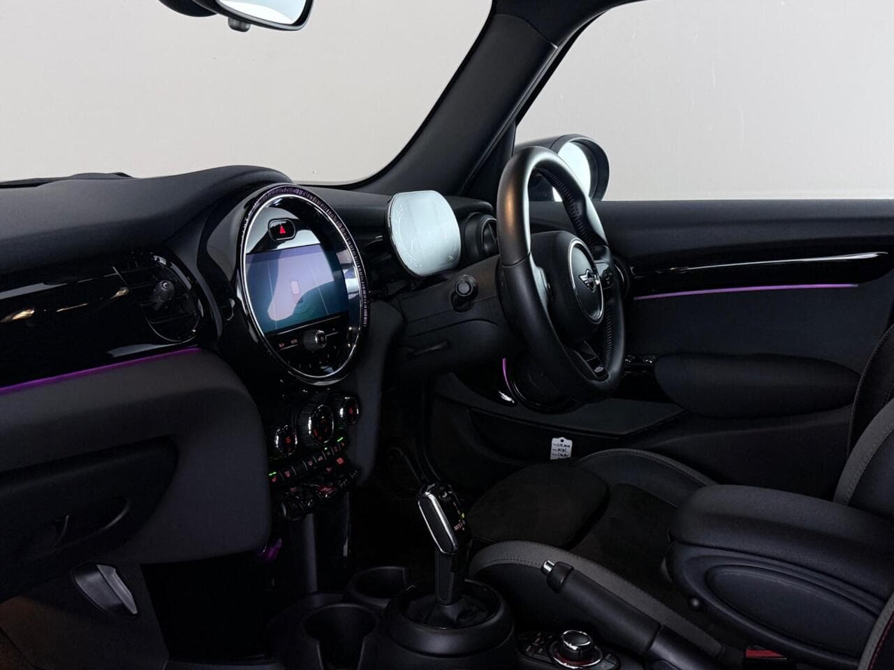 MINI Hatch thumbnail Interior Front