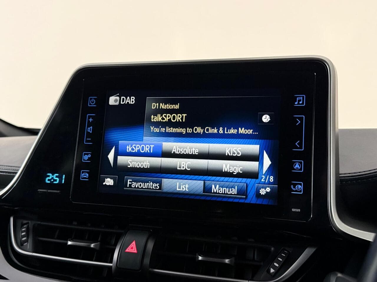 Toyota C-HR thumbnail Infotainment System
